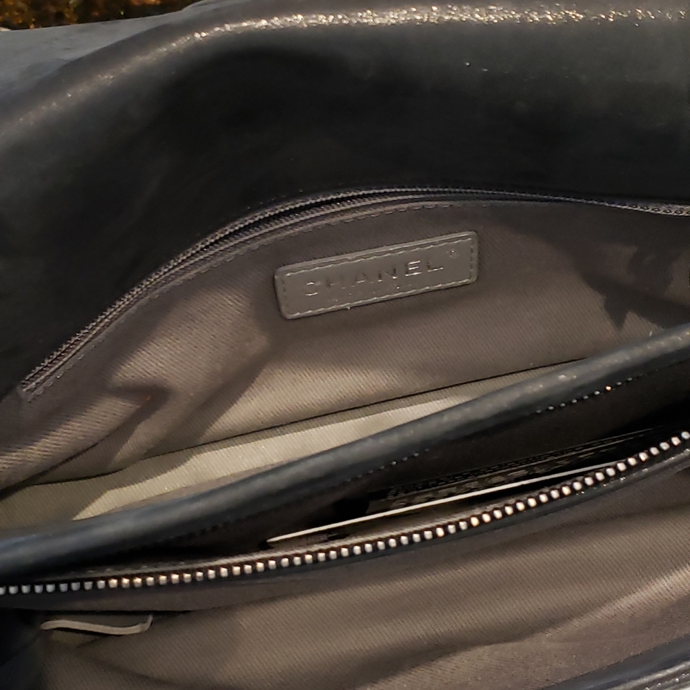 SOLD 💯% authentic C H A N E L - Picture 7 of 15